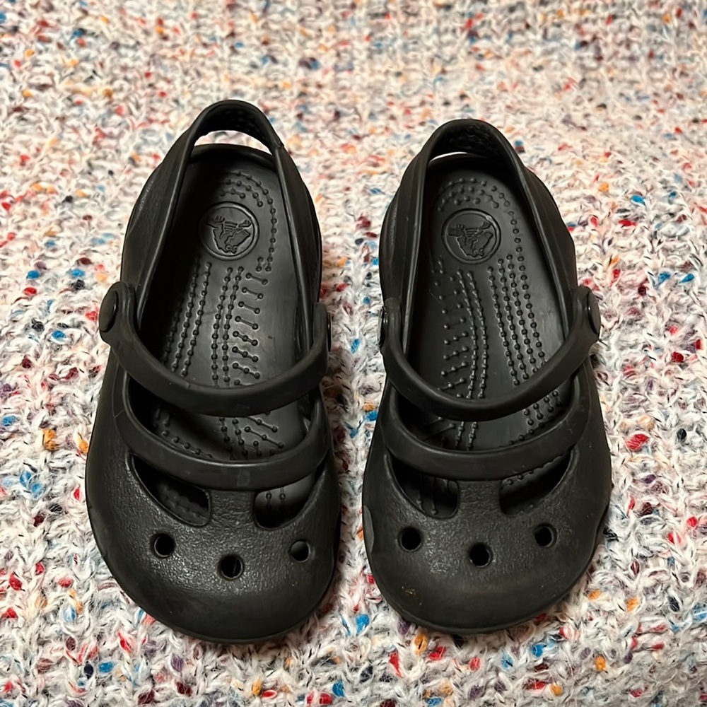 Toddler crocs